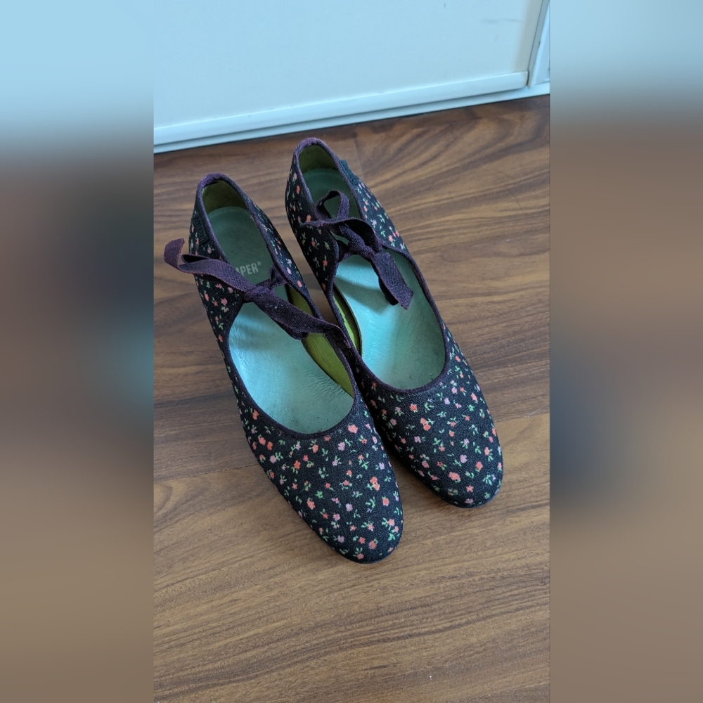 Vintage floral Mary Janes with ribbon bow